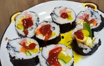 家庭版寿司(无肉松,有蒜蓉辣酱寿司)