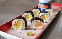 三文鱼鲜松寿司卷