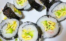 蟹肉鸡蛋黄瓜寿司卷/Crab stick sushi roll