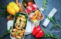 味增鸡肉海苔豆腐饼配香烤孜然薯蔬菜沙拉便当【北鼎烤箱食谱】