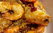 蒜蓉罗氏虾。简单唬人又好吃！做下酒菜和宵夜都是极好的！