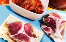 熊熊白白-夜宵！咸肉泡菜朗姆酒！