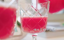 又美容又营养的石榴汁还不快喝起来（小美版）