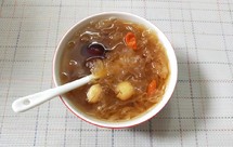 红枣银耳莲子羹 / 桃胶——满满胶质感，美容养颜必备