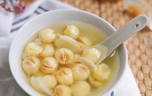 第一道秋季润肺百合莲子糖水