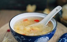 秋天一定要喝的滋润糖水白果银耳羹