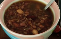 五谷杂粮养生粥之红色—补血红枣红豆粥