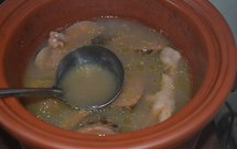 日日靓汤之清热祛湿的生大蕉猪骨鸡脚汤