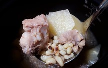 眉豆沙葛猪骨汤 清热祛湿一喝全身轻松