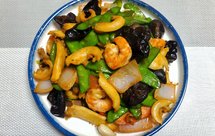 春季儿童长高必备-鲍鱼虾仁炒荷兰豆。