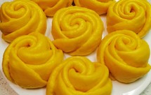 可以给宝宝当辅食的单纯版南瓜馒头，含玫瑰花、刺猬、南瓜造型馒头做法