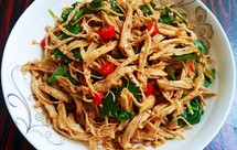 鸡胸肉这样做.不柴不腥又入味.简直太好吃了！