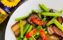 腊肉炒芹菜