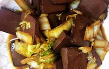 营养补血的猪血炒白菜