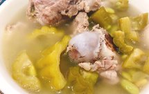 降火汤#苦瓜黄豆猪骨汤，这样煲的苦瓜不苦,清热消暑健脾