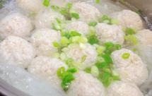 【10分钟系列】白萝卜豆腐圆子汤