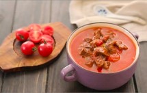 月子餐：番茄牛腩煲