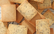 比炼乳小方好吃百倍的方块饼干