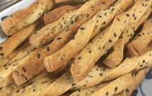 椒盐芝麻咸饼干棒