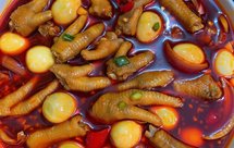 鸡爪鹌鹑蛋小吃