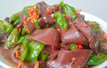 补血菜——猪血炒辣椒