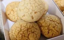 外皮酥脆内心丝滑的冰淇淋泡芙