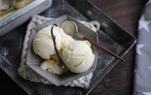 基础香草冰淇淋