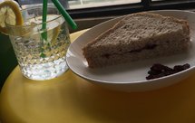 花生酱果酱三明治