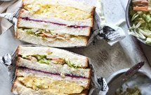 人气爱豆三明治(土豆泥沙拉+蟹肉卷心拌菜+果酱)