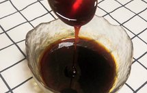 粘稠红糖水(解锁成都名小吃凉糕、冰粉)