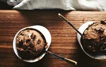 浓醇黑巧克力冰淇淋（免搅打）