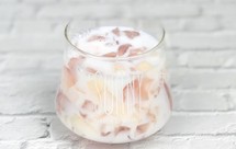 桃撞奶/葡萄撞奶/果冻(白凉粉)