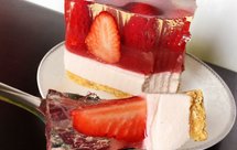 水晶果冻草莓芝士慕斯