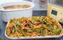 五花肉豆角蒸面条&筒骨萝卜汤【1月北鼎蒸炖锅食谱】