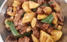 菠萝炒酸甜排骨