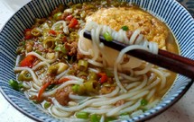 一碗快手早餐酸豆角湖南米粉