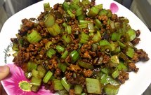 下饭菜：肉末芹菜