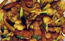 五花肉炒菜花、焦香菜花