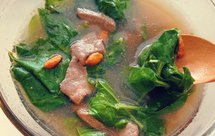 每日一道养生菜｜枸杞叶猪肝汤