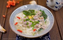 枸杞叶猪肝瘦肉米粉