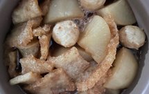 拥挤的萝卜猪皮丸子煲