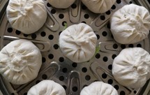 酸菜莲白猪油渣包子