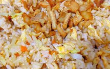 蛋炒饭加葡萄干猪油渣