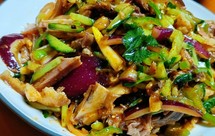 凉拌猪耳朵（附辣椒油做法）