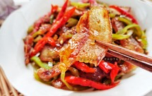 ㊙️下酒菜‼️青红椒爆炒腊猪耳朵