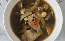 红枣枸杞桂圆白莲子猪心汤（电饭锅版）