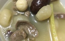 桂圆莲子猪心汤