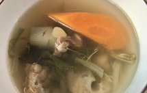 南北杏蜜枣菜干猪肺汤