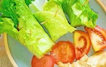 减脂午餐 番茄鸡胸生菜卷