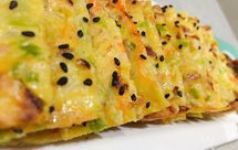 包菜胡萝卜土豆牛肉丝虾仁土鸡蛋饼